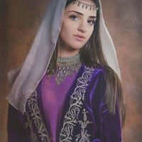 Женщина в абхазском национальном костюме